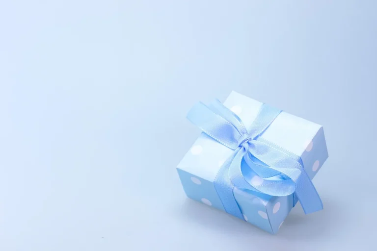 Perfumy męskie na randkę: jakie nuty działają najlepiej z bliska
